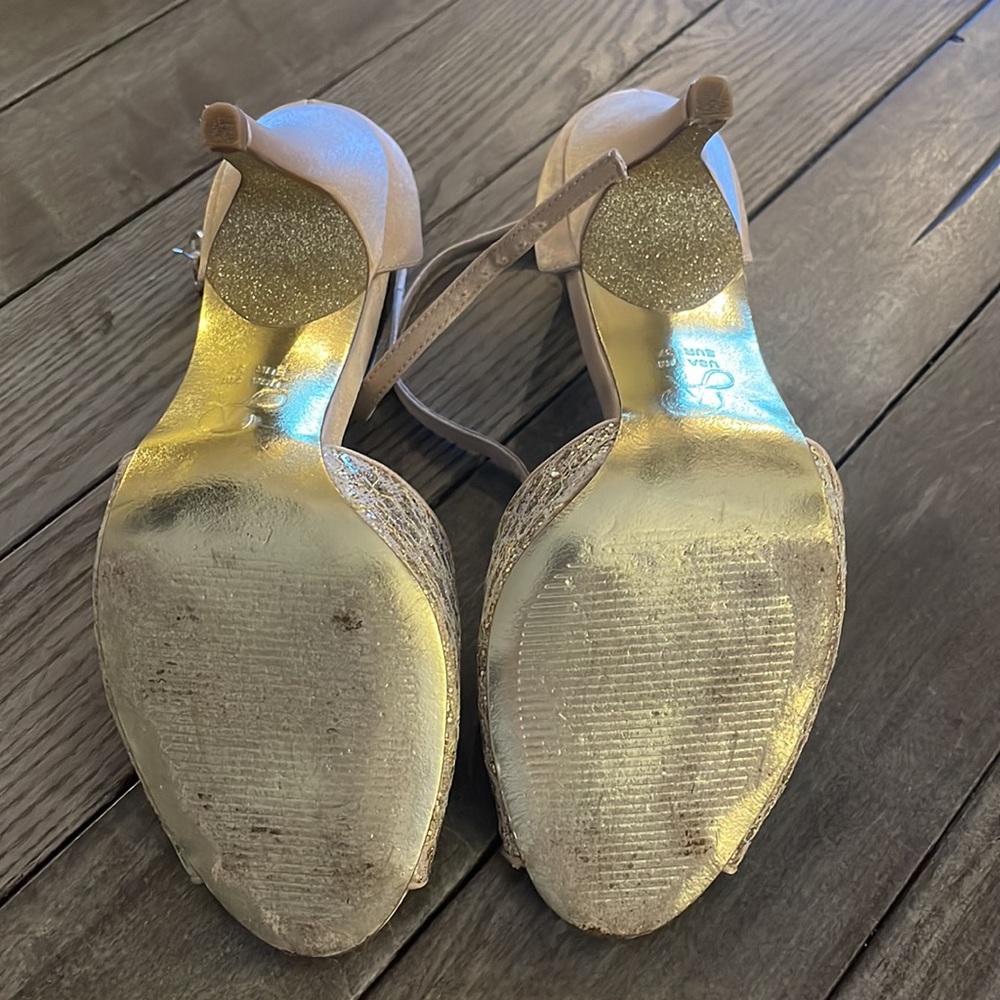 Adrianna Papell Gold Heels - Picture 6 of 7